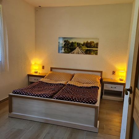 ליפנו נאד וויטאבו Apartman Sara מראה חיצוני תמונה
